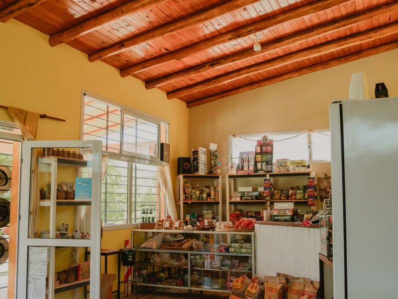 Venta de local comercial en San Antonio de Arredondo. Las Jarillas sobre la ruta.