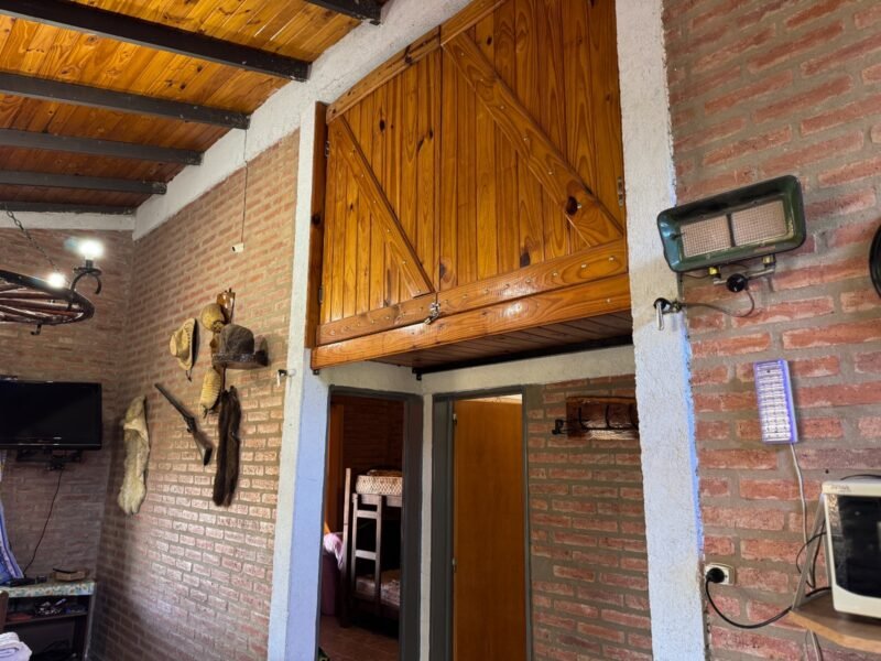 Venta de casa en Tala Huasi con piscina y excelentes vistas.