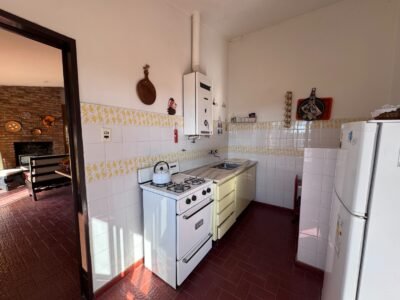 Venta de chalet en Tala Huasi, tres dormitorios.