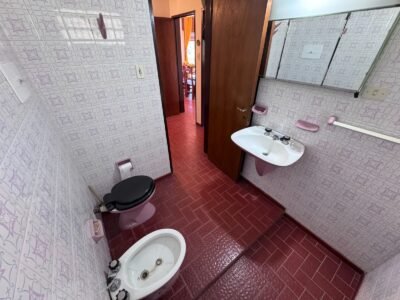 Venta de chalet en Tala Huasi, tres dormitorios.