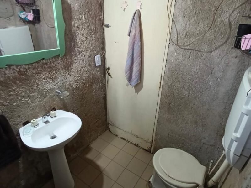 Oportunidad. Venta de casa a reciclar en San Antonio de Arredondo.