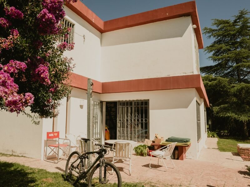 Gran casa en venta. Ideal para inversión. San Antonio de Arredondo.