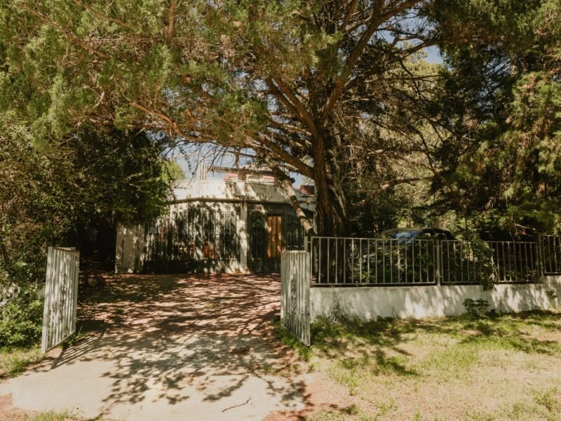 Gran casa en venta. Ideal para inversión. San Antonio de Arredondo.