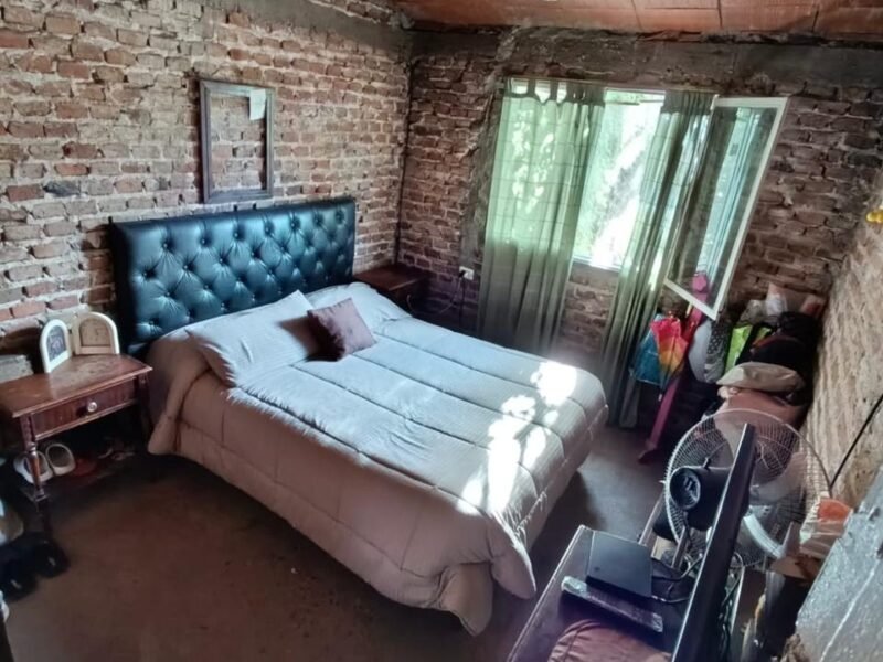 Oportunidad. Venta de casa a reciclar en San Antonio de Arredondo.