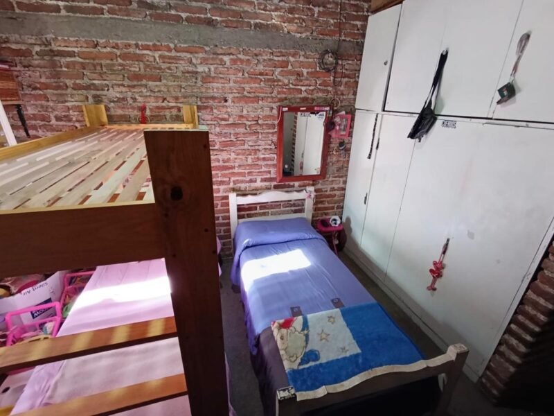 Oportunidad. Venta de casa a reciclar en San Antonio de Arredondo.