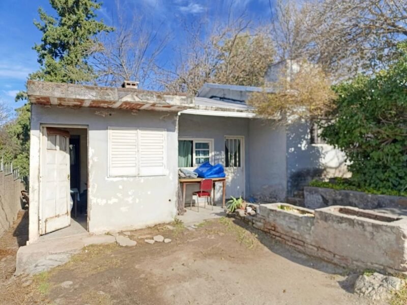 Oportunidad. Venta de casa a reciclar en San Antonio de Arredondo.