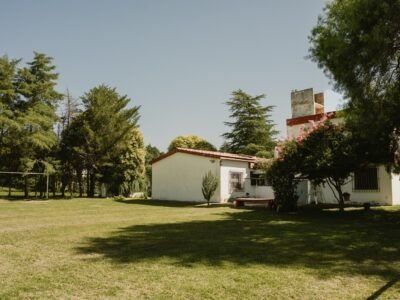 Gran casa en venta. Ideal para inversión. San Antonio de Arredondo.