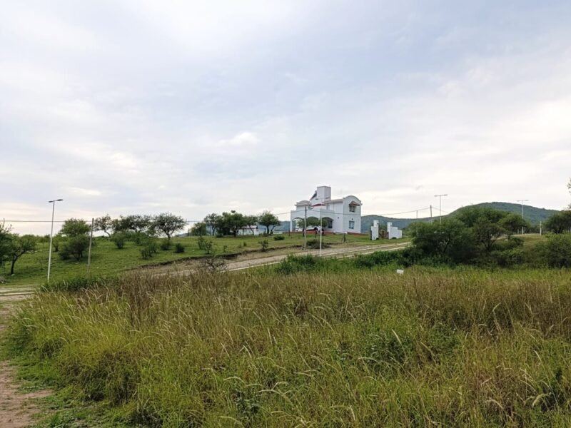 Venta lote en Las Jarillas del Bosque