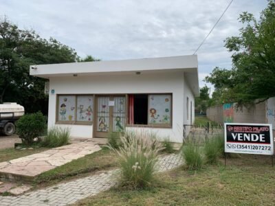 Venta de local comercial más galpón en Icho Cruz