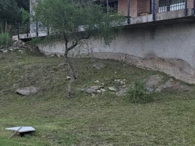 Venta de propiedad en Cuesta Blanca con piscina.