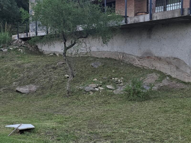 Venta de propiedad en Cuesta Blanca con piscina.