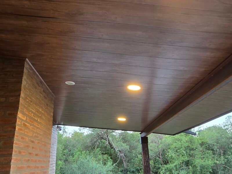 Venta de propiedad en Cuesta Blanca con piscina.