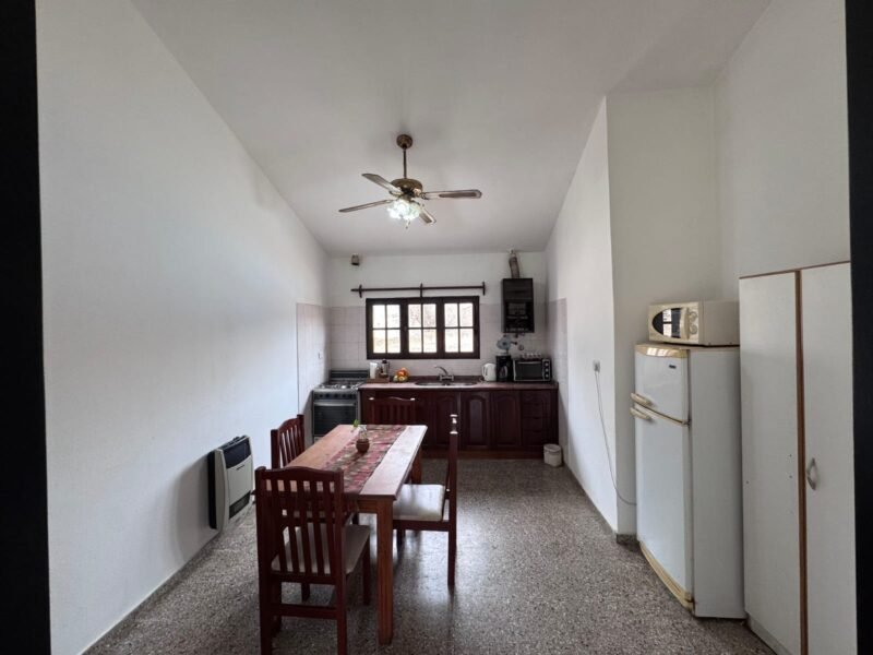 Casa con pileta en Villa Carlos Paz, a 50 mts del río y a minutos del centro. Apta Crédito.