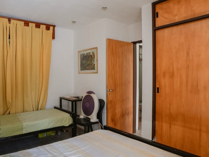 Gran casa en venta. Ideal para inversión. San Antonio de Arredondo.