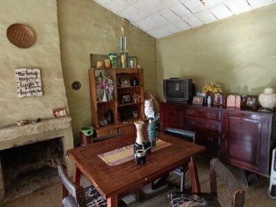 Oportunidad. Venta de casa a reciclar en San Antonio de Arredondo.