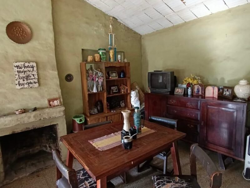 Oportunidad. Venta de casa a reciclar en San Antonio de Arredondo.