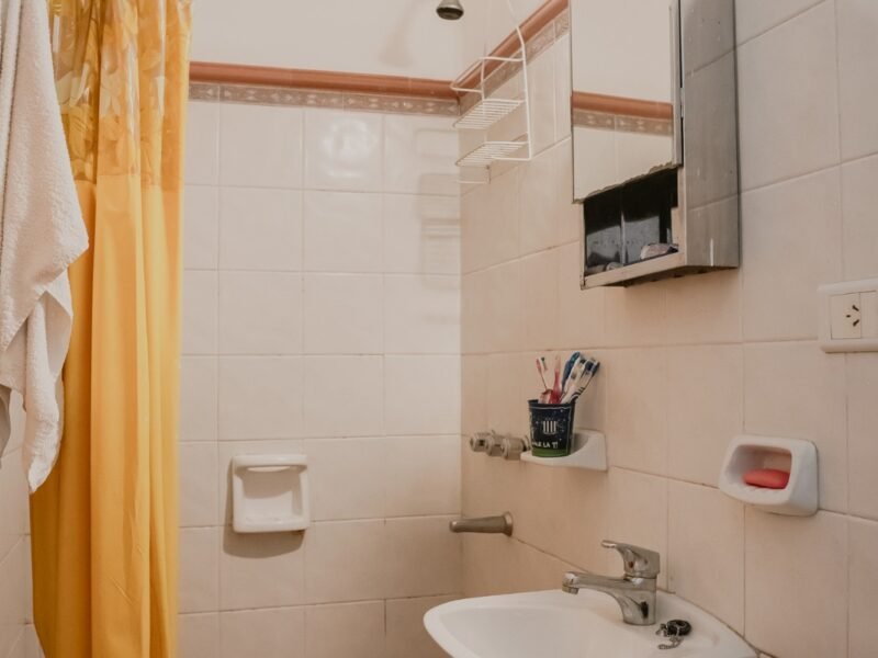 Gran casa en venta. Ideal para inversión. San Antonio de Arredondo.