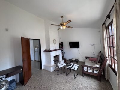 Casa con pileta en Villa Carlos Paz, a 50 mts del río y a minutos del centro. Apta Crédito.