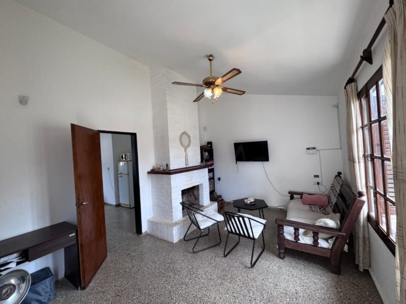 Casa con pileta en Villa Carlos Paz, a 50 mts del río y a minutos del centro. Apta Crédito.