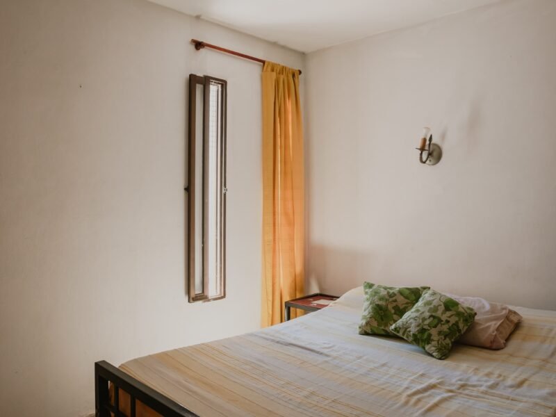 Gran casa en venta. Ideal para inversión. San Antonio de Arredondo.